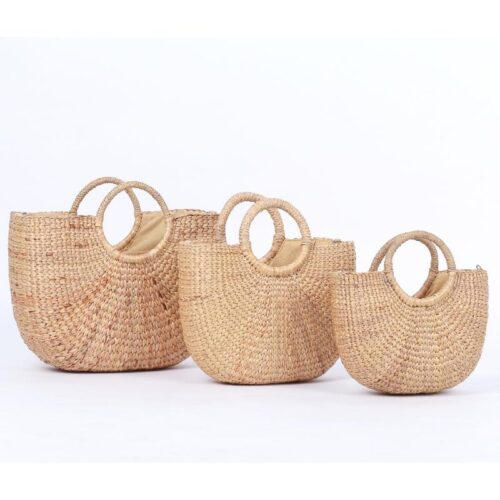 multiple sizes of straw tote bag with top handles